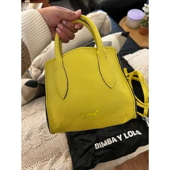 Bimba Y Lola Small Crossbody Bag in Yellow with a Black trim✨ - Picture 7 of 10